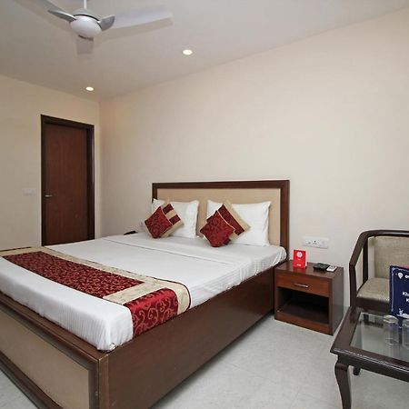Oyo Hotel Blu Pebbles Near Delhi Airport New Delhi Exterior foto