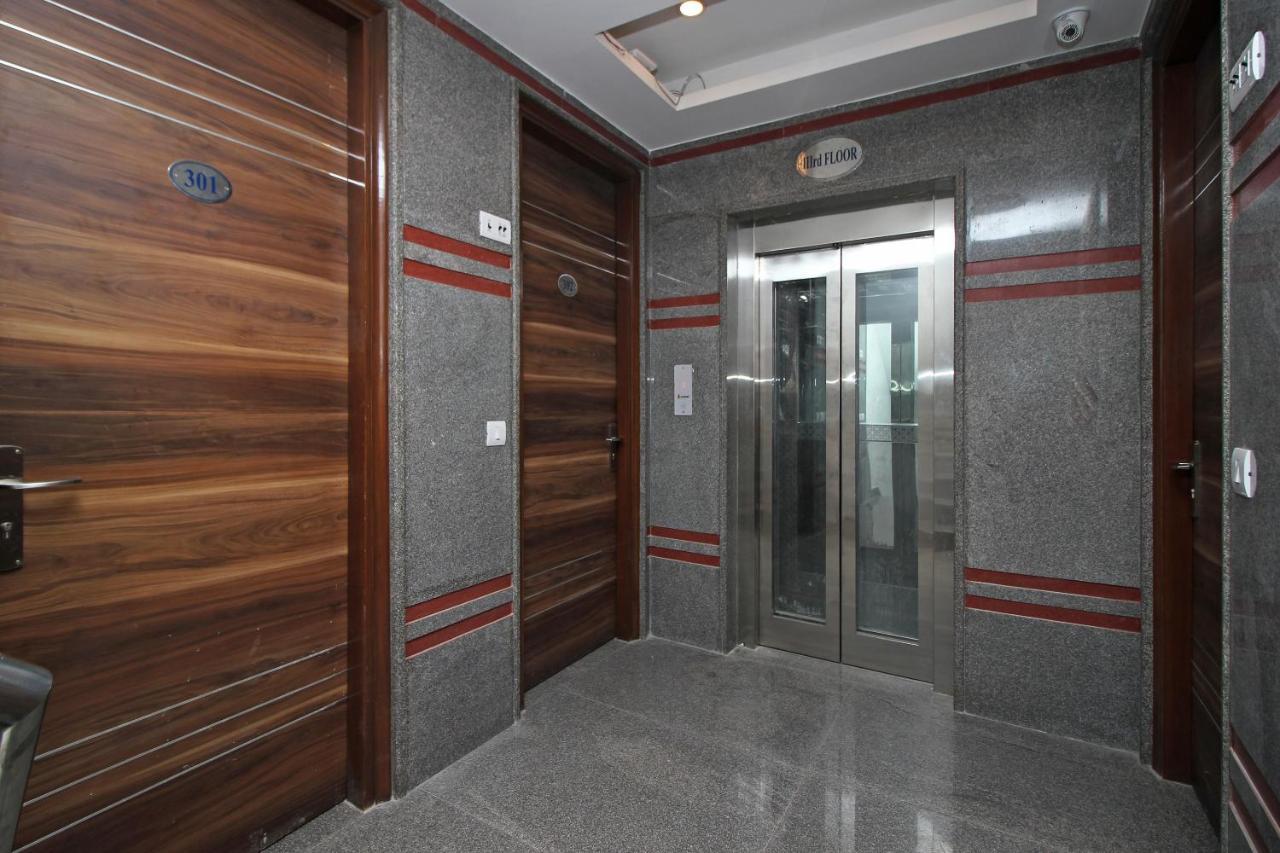 Oyo Hotel Blu Pebbles Near Delhi Airport New Delhi Exterior foto