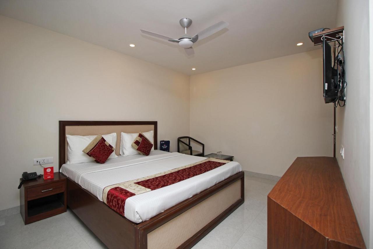 Oyo Hotel Blu Pebbles Near Delhi Airport New Delhi Exterior foto
