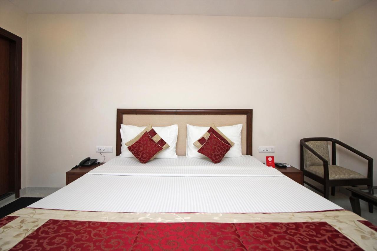 Oyo Hotel Blu Pebbles Near Delhi Airport New Delhi Exterior foto