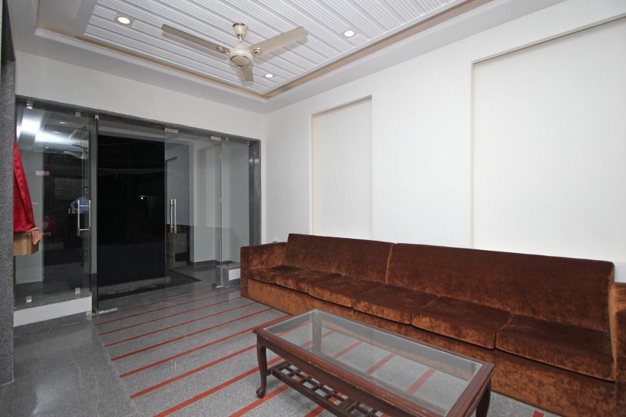 Oyo Hotel Blu Pebbles Near Delhi Airport New Delhi Exterior foto