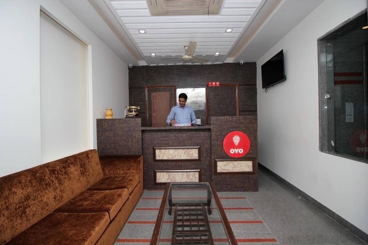 Oyo Hotel Blu Pebbles Near Delhi Airport New Delhi Exterior foto