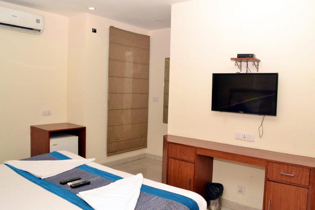 Oyo Hotel Blu Pebbles Near Delhi Airport New Delhi Exterior foto